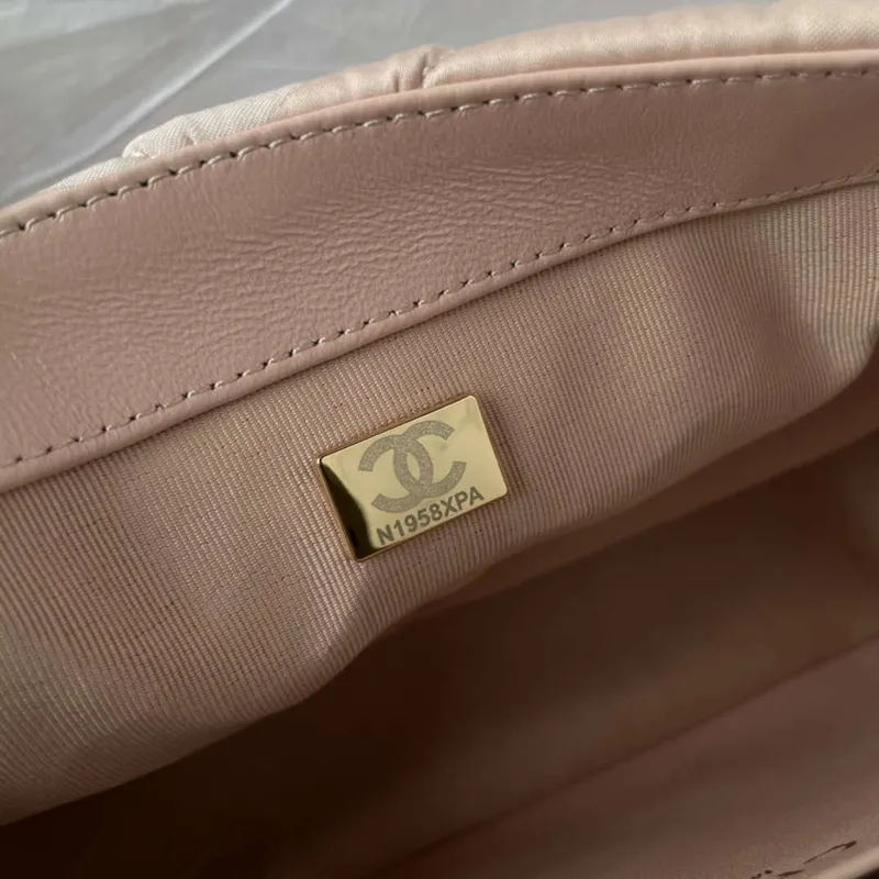 Chanel AS1118 Kabelka s klopou Saténová látka Růžová