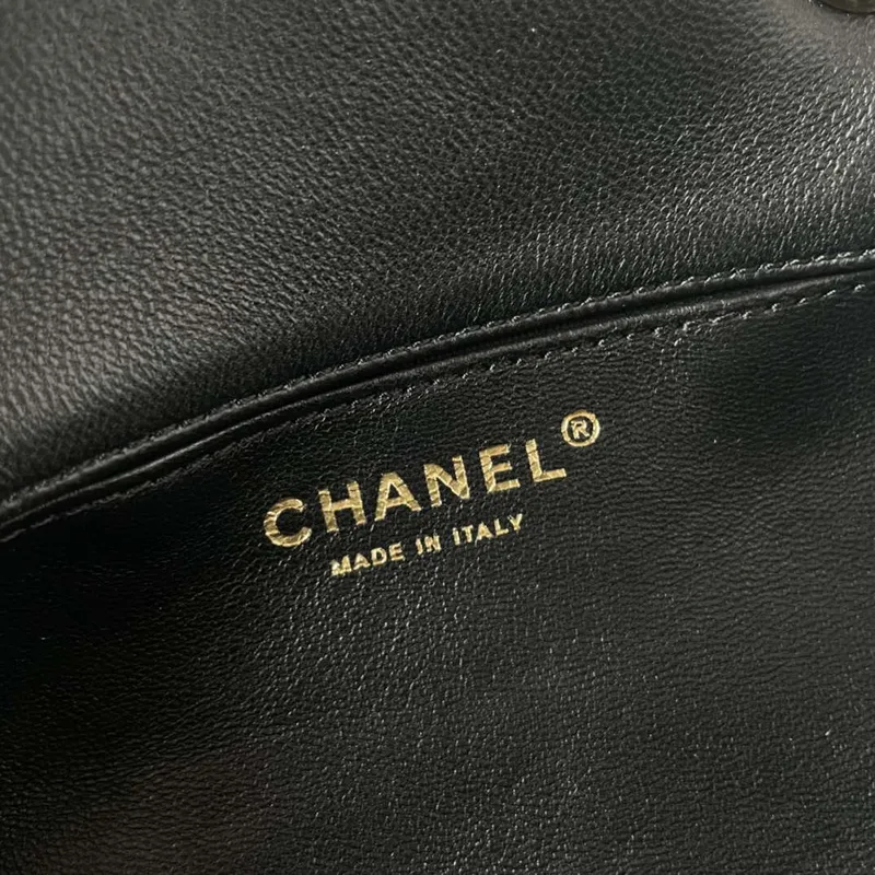 Chanel AS1115 Malá taška s klopou Saténová tkanina Černá