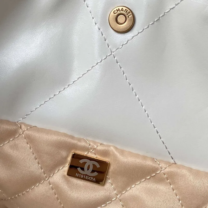 Chanel 22 Taška AS4486 Kabelka Lesklá telecí kůže Bílá se zlatem