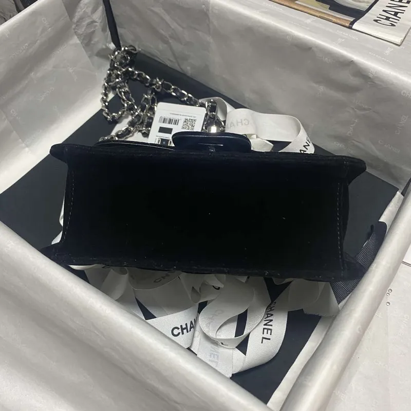 Chanel AS4051 Kabelka s klopou Sametová Stříbrná Kovová Černá