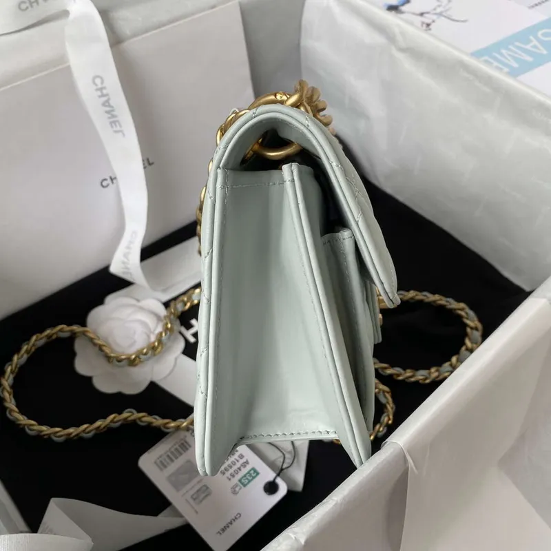 Chanel AS4051 Kabelka s klopou Jehněčí kůže Zlatý kov Světle zelená