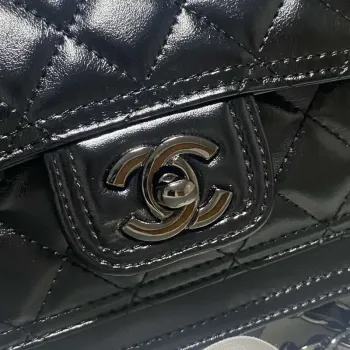Chanel AS4051 Kabelka s klopou z jehněčí kůže, černá kovová s černou