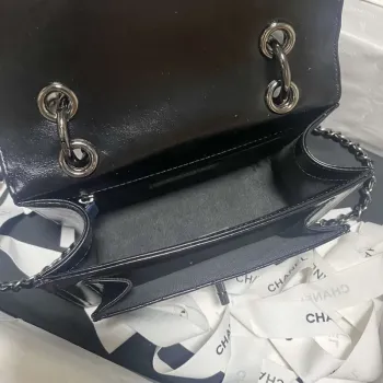 Chanel AS4051 Kabelka s klopou z jehněčí kůže, černá kovová s černou