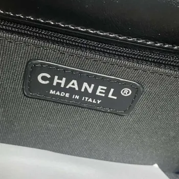 Chanel AS4051 Kabelka s klopou z jehněčí kůže, černá kovová s černou