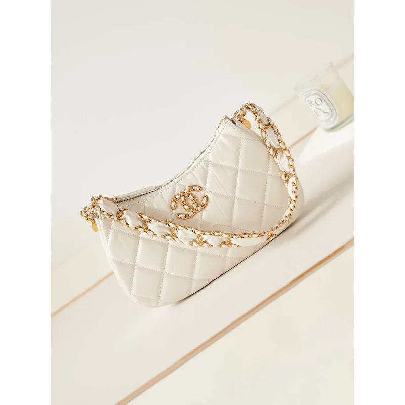 Chanel AS4422 23K Hobo taška z jehněčí kůže, zlatý kov, bílá