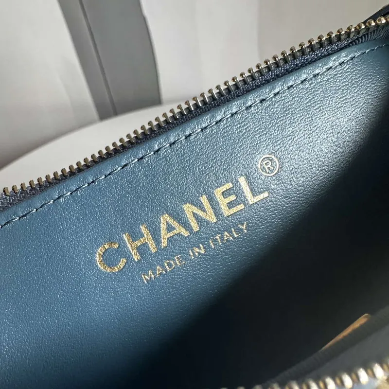 Chanel AS4422 23K Hobo taška z jehněčí kůže, zlatý kov, tmavě modrá