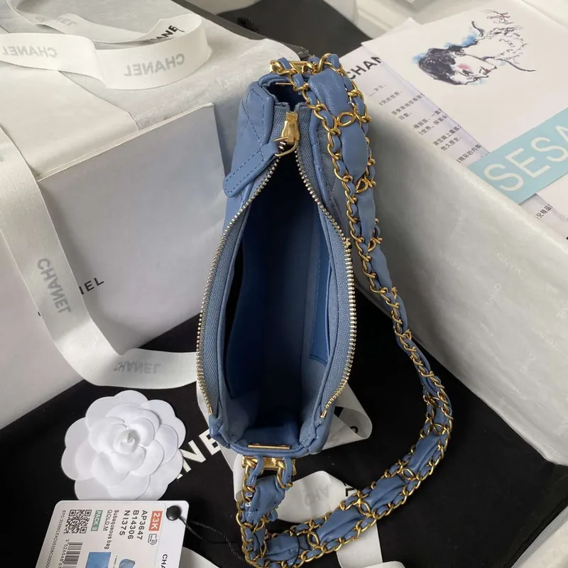 Chanel AP3647 23K Malá taška Hobo z jehněčí kůže, zlatá kovová, modrá