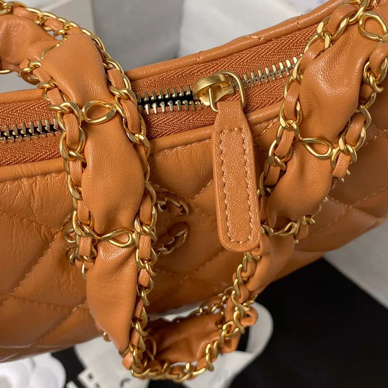 Chanel AP3647 23K Malá taška Hobo z jehněčí kůže, zlatý kov, karamelová barva