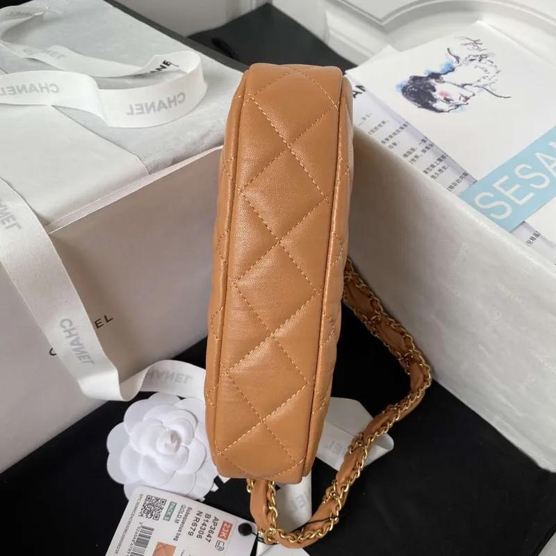 Chanel AP3647 23K Malá taška Hobo z jehněčí kůže, zlatý kov, karamelová barva