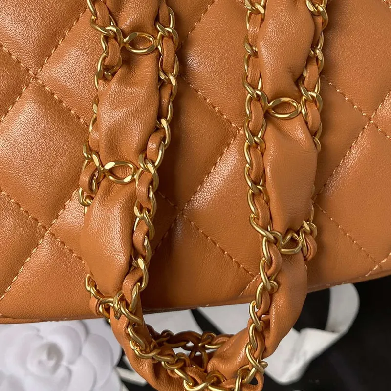 Chanel AP3647 23K Malá taška Hobo z jehněčí kůže, zlatý kov, karamelová barva