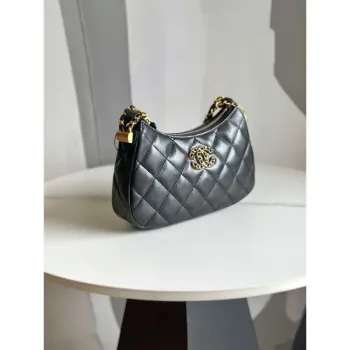 Chanel AP3647 23K Malá taška Hobo z jehněčí kůže, zlatý kov, černá