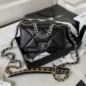 Chanel AP3267 19 Peněženka na řetízku Woc Lesklá jehněčí kůže Černá