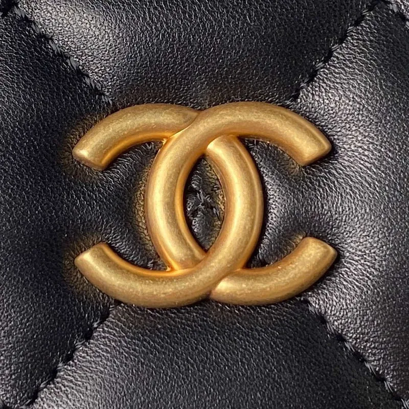 Chanel AS4201 Taška s horním uchem z telecí kůže, černá