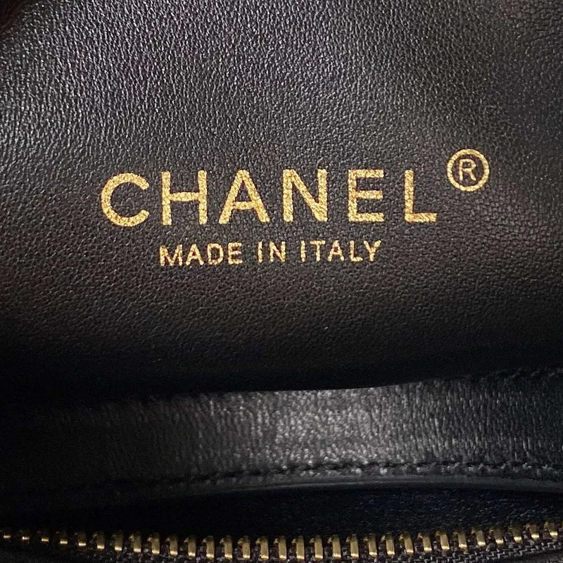 Chanel AS4201 Taška s horním uchem z telecí kůže, černá
