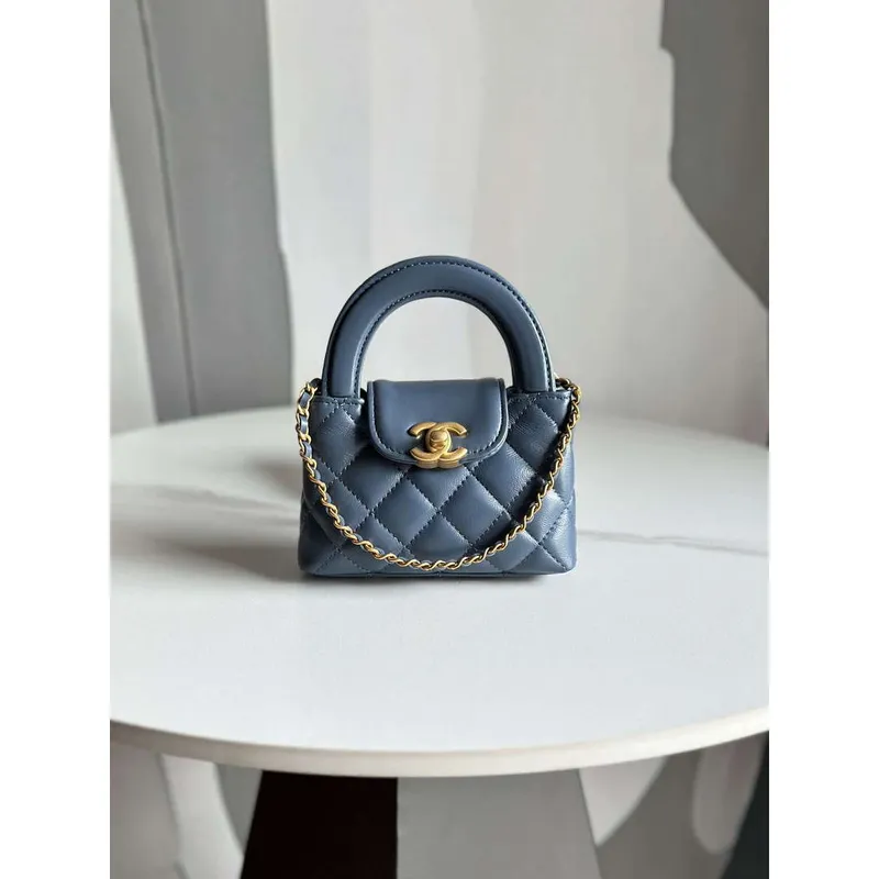Chanel AP3435 Lesklá stárnutá telecí kůže a zlatý kov Námořnická modrá