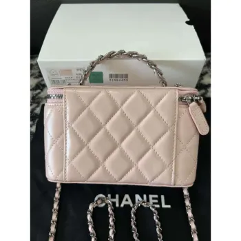 Chanel AP3593 Lesklá zmačkaná telecí kůže Strass & Ruthenium Finish Metal Pink
