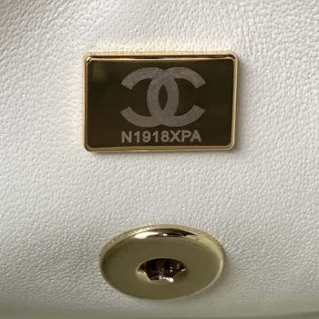 Chanel AS4469 Malá kabelka BOX Lesklá telecí kůže a zlatý kov Bílá