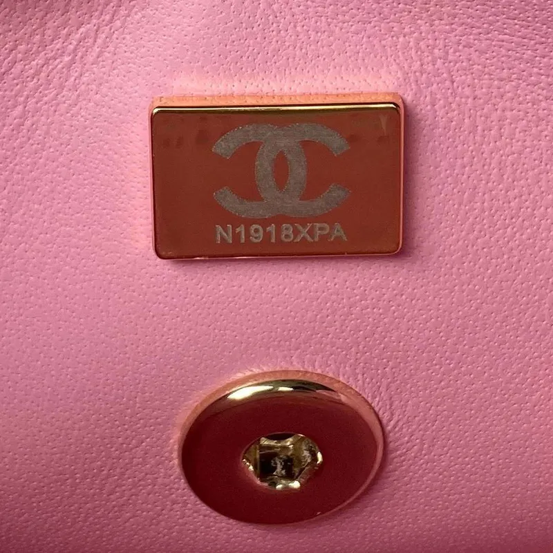 Chanel AS4469 Malá kabelka BOX z lesklé telecí kůže a zlatého kovu, růžová