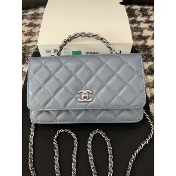 Chanel AP3645 Woc Peněženka na řetízku Modrá lesklá zmačkaná telecí kůže Strass & Ruthenium Finish Metal