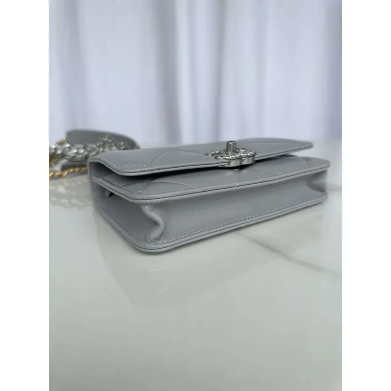 Chanel AP3267 19 Peněženka na řetízku Woc Lesklá jehněčí kůže Šedá