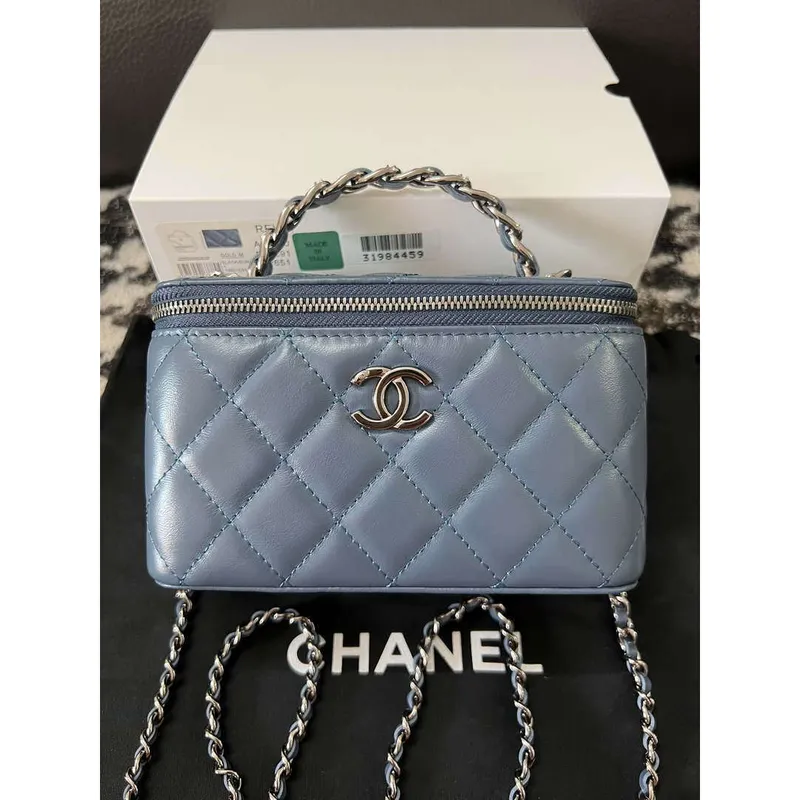 Chanel AP3593 Lesklá zmačkaná telecí kůže Strass & Ruthenium Finish Metal Blue