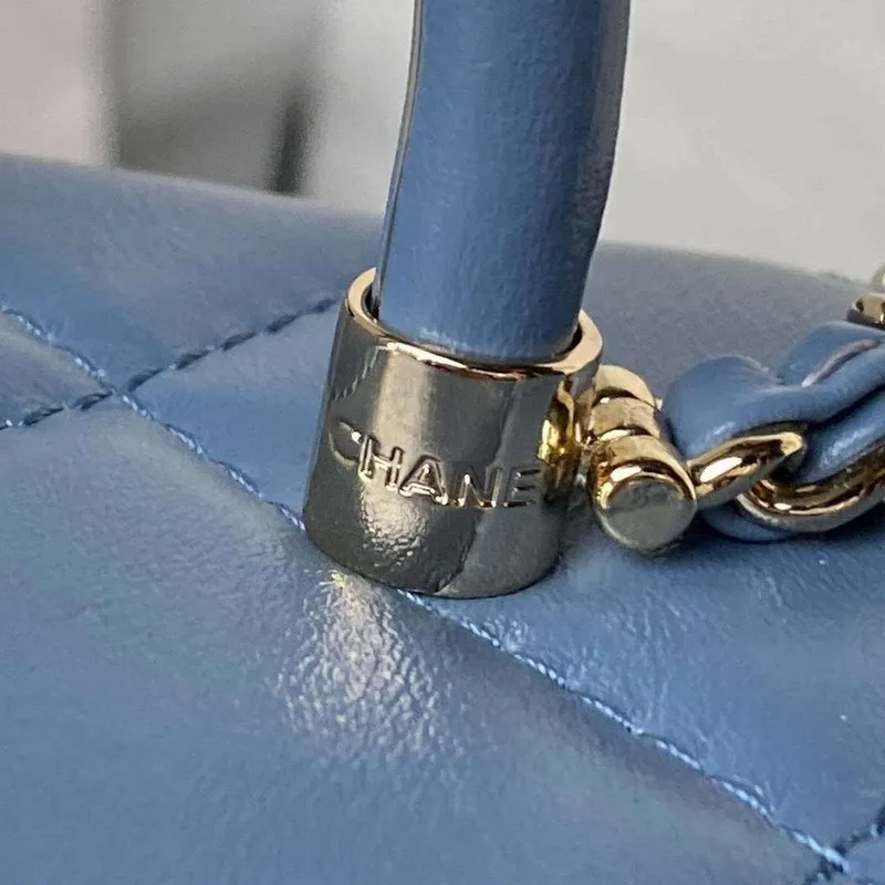 Chanel AS4469 Mini BOX taška z lesklé telecí kůže a zlatého kovu, modrá