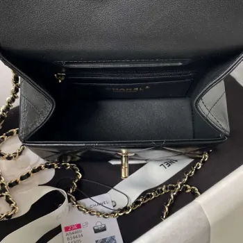 Chanel AS4469 Mini BOX taška z lesklé telecí kůže a zlatého kovu, černá