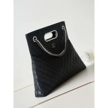 Chanel AS4223 Velká nákupní taška ze staré lesklé jehněčí kůže s krystalovými perlami a černým kovem Černá