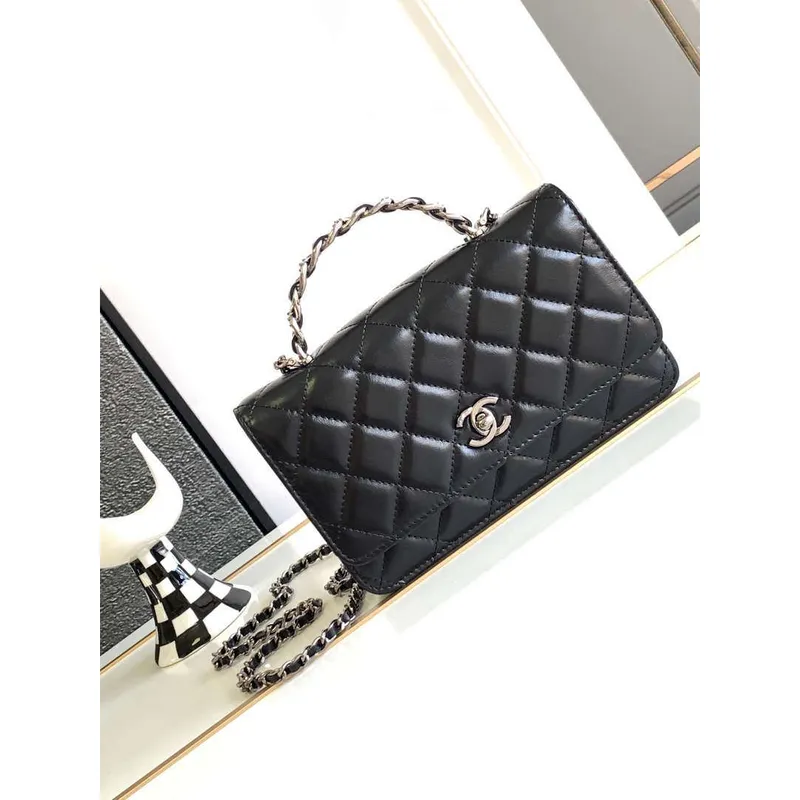 Chanel AP3645 Woc Peněženka na řetízku Černá lesklá zmačkaná telecí kůže Strass & Ruthenium Finish Metal