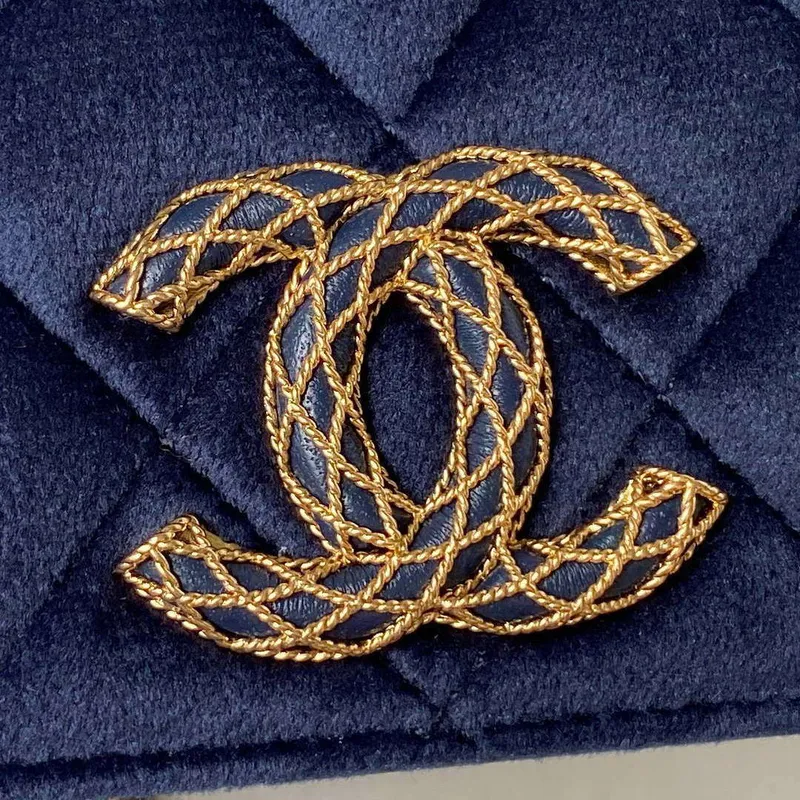 Chanel AP3363 Klopová taška Baguette Sametová námořnická modrá