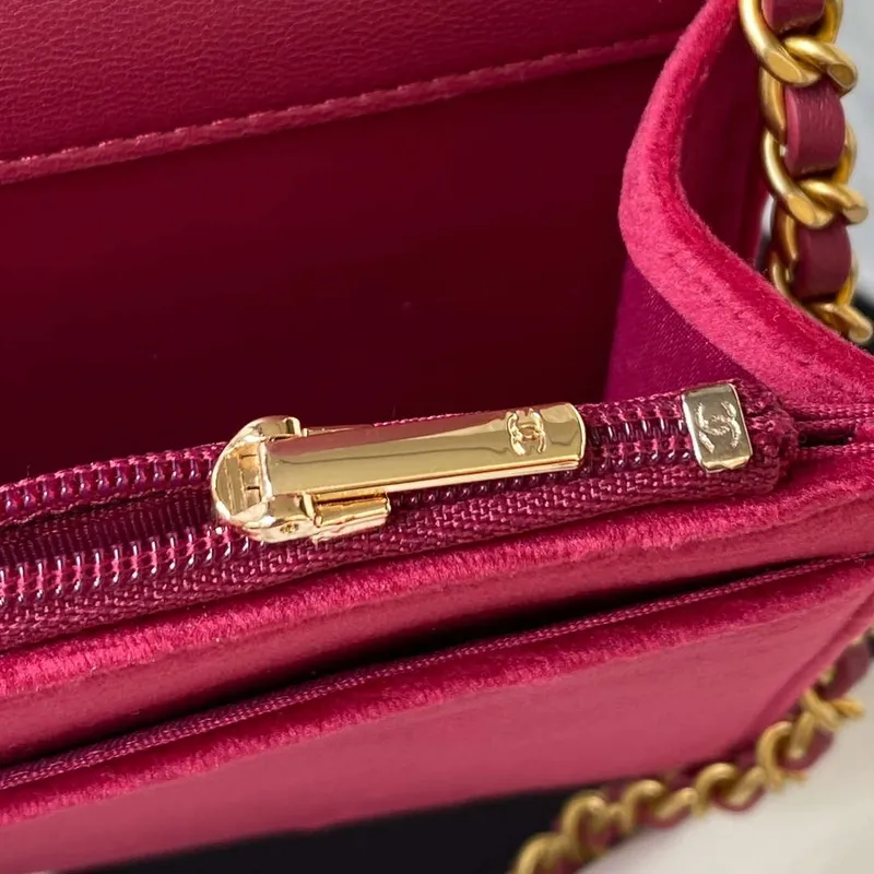 Chanel AP3363 Klopová taška Baguette Sametově vínově červená