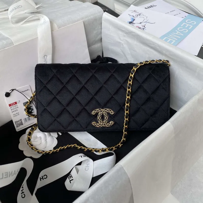 Chanel AP3363 Klopová taška Baguette Sametová černá