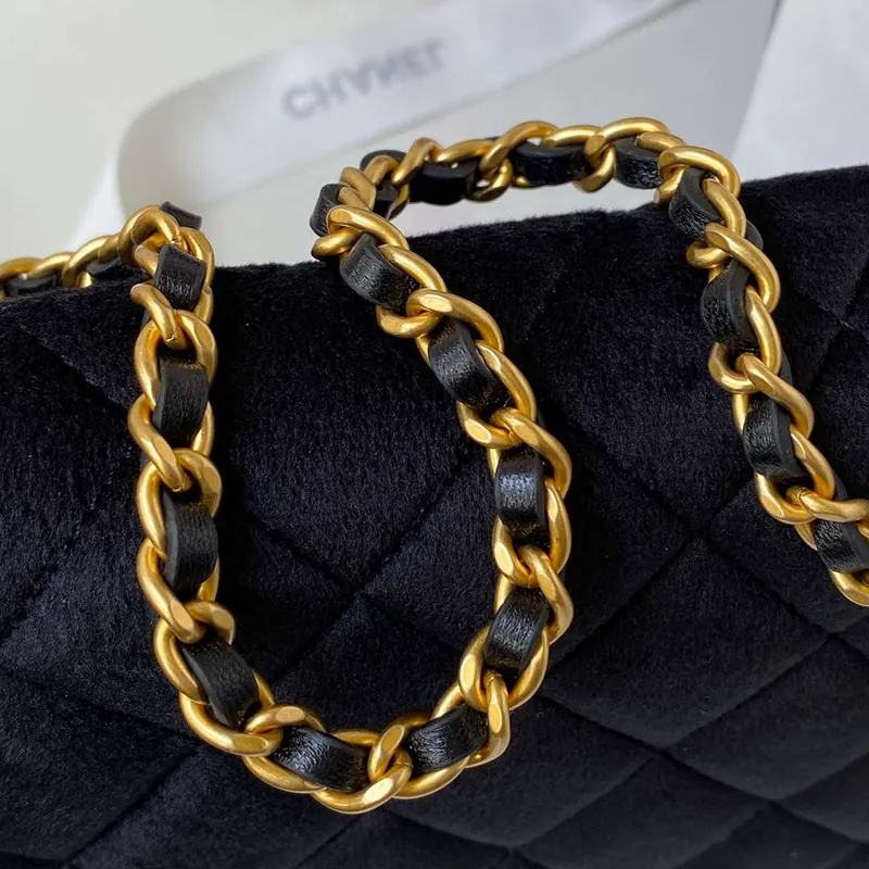 Chanel AP3363 Klopová taška Baguette Sametová černá