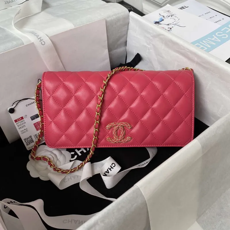 Chanel AP3363 Klopová taška Baguette z jehněčí kůže, červená