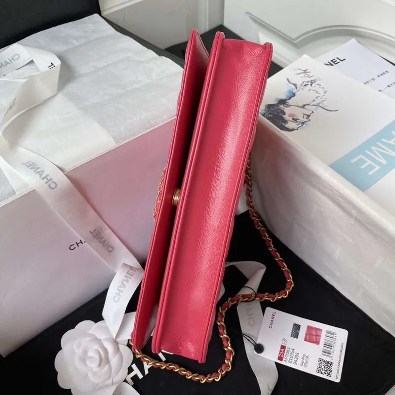 Chanel AP3363 Klopová taška Baguette z jehněčí kůže, červená