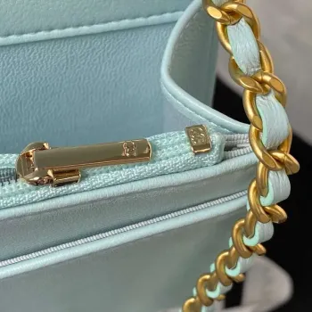 Chanel AP3363 Klopová taška Baguette z jehněčí kůže, modrá