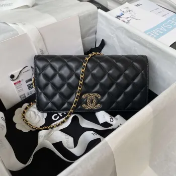 Chanel AP3363 Klopová taška Baguette z jehněčí kůže, černá