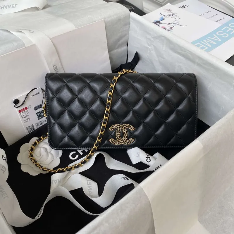 Chanel AP3363 Klopová taška Baguette z jehněčí kůže, černá