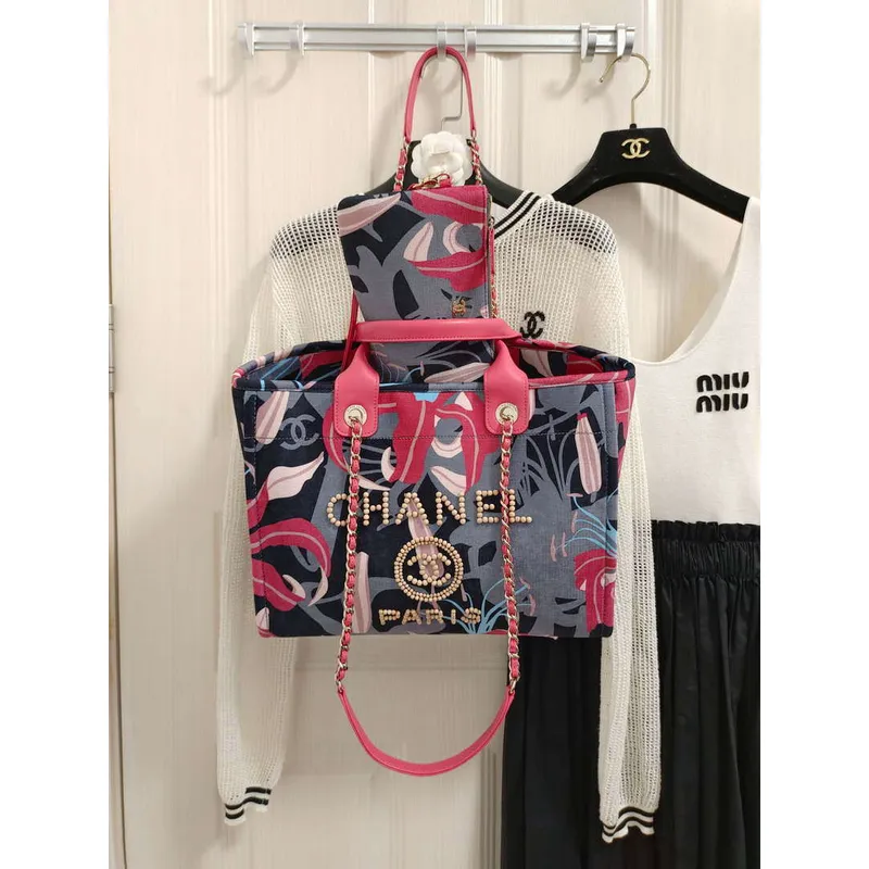 Chanel A66941 Velká taška s potiskem, samet, dřevěné perly a zlatý kov, červená a vícebarevná