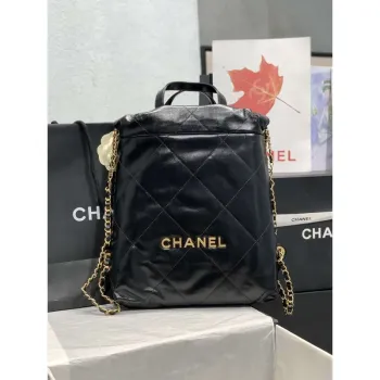 Batoh Chanel 22 AS3859 z lesklé černé telecí kůže se zlatými detaily