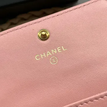 Chanel AP1790 19 klopový držák na karty z lesklé jehněčí kůže, zlatý kov s rutheniovou povrchovou úpravou, růžový