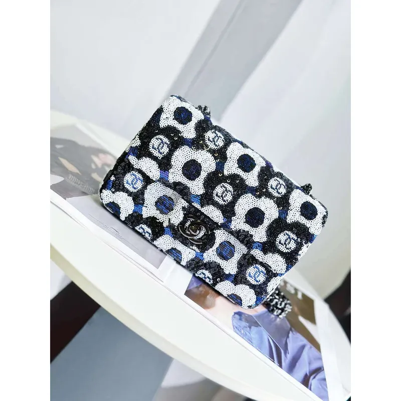 Chanel AS4419 Mini taška s klopou, flitry a kovovým povrchem s rutheniovou úpravou