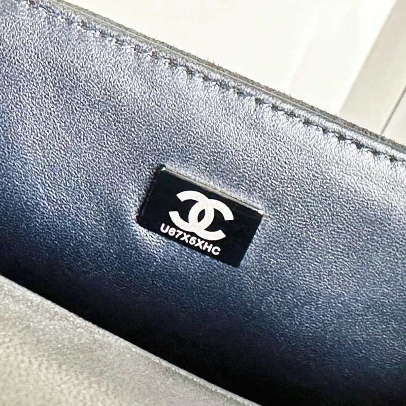 Chanel AS4419 Mini taška s klopou, flitry a kovovým povrchem s rutheniovou úpravou