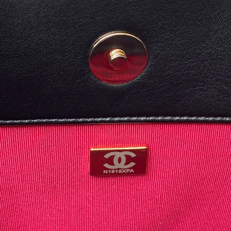 Chanel AS4359 Nákupní taška Lesklá jehněčí kůže Zlatý kov Černá