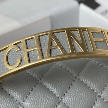 Chanel A94804 Boy Chanel taška s klopou a uchem, z broušené lesklé telecí kůže, zlatý kov, šedá
