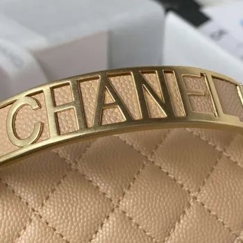 Chanel A94804 Boy Chanel taška s klopou a uchem, z broušené lesklé telecí kůže, zlatý kov, béžová
