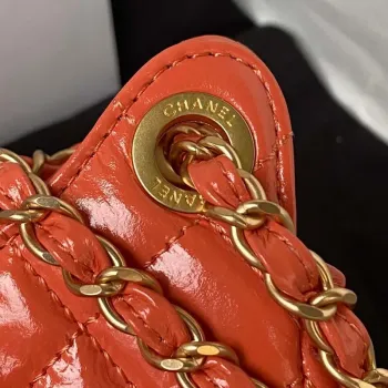 Chanel AS4323 Malá taška Hobo z lesklé zmačkané telecí kůže, zlatý kov, oranžová