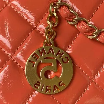 Chanel AS4323 Malá taška Hobo z lesklé zmačkané telecí kůže, zlatý kov, oranžová