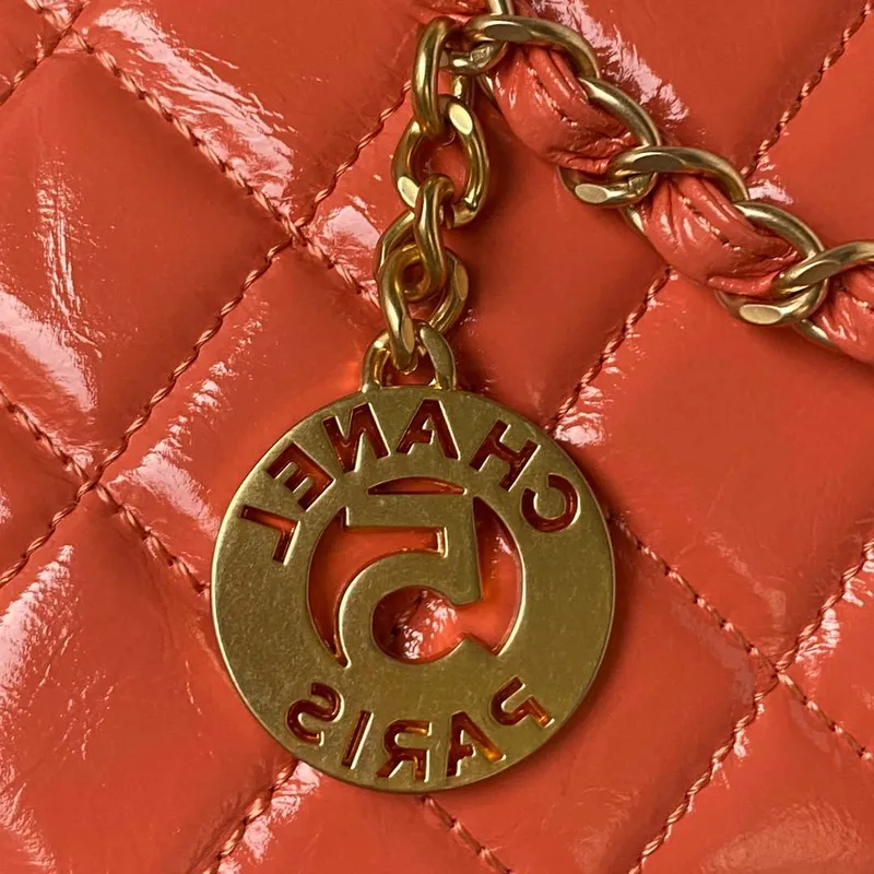 Chanel AS4323 Malá taška Hobo z lesklé zmačkané telecí kůže, zlatý kov, oranžová