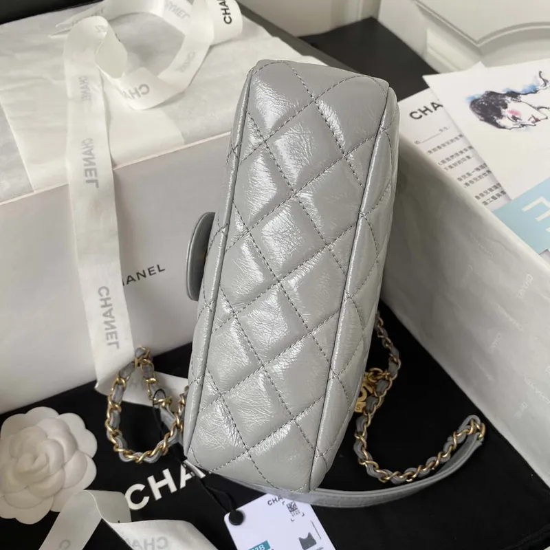 Chanel AS4323 Malá taška Hobo z lesklé zmačkané telecí kůže, zlatá kovová šedá